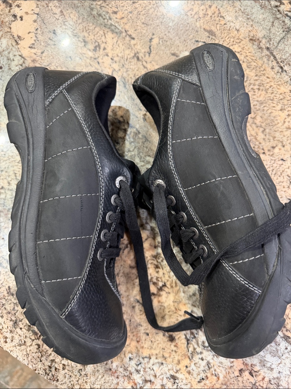 Keen Black Leather Women's Casual Lace-Up Flats with Blue-Green Insole Accents